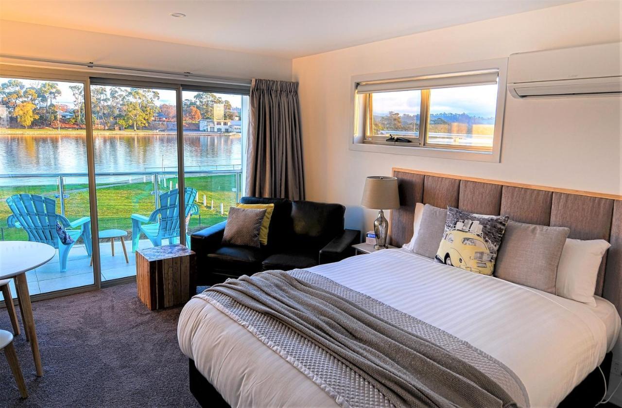 Ulverstone River Edge Holidayapartments Buitenkant foto