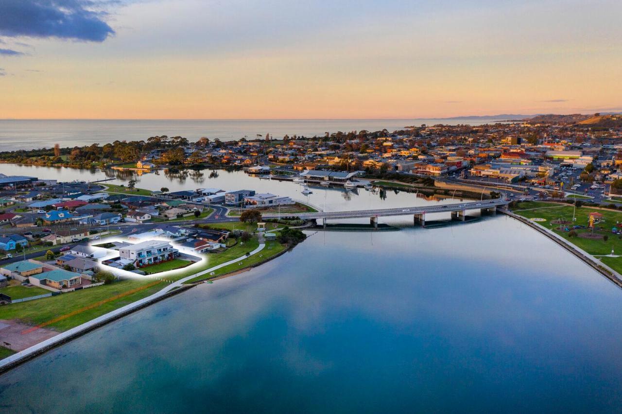 Ulverstone River Edge Holidayapartments Buitenkant foto